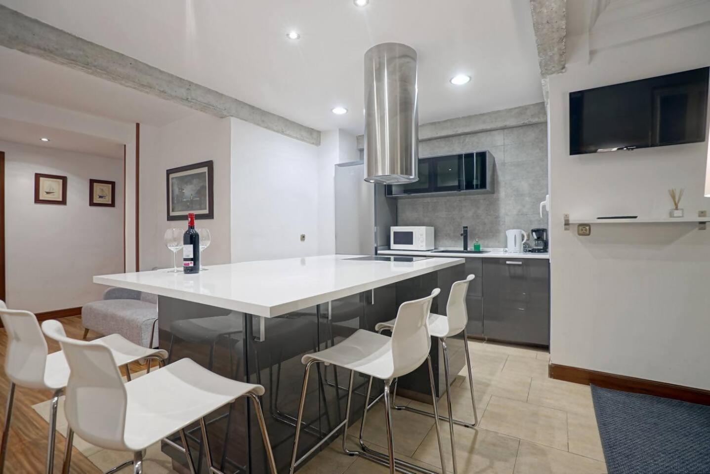 Amplio Apartamento En Gros Con Parking Privado San Sebastian Exterior photo